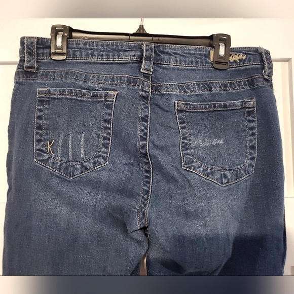 EUC Kut from the Kloth Distressed Bootcut Jeans 14 - Picture 4 of 6